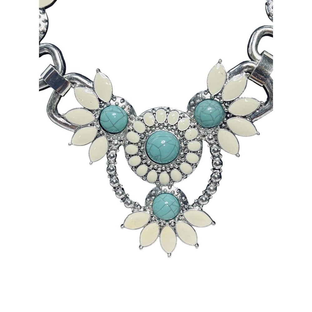 Avon Silver Tone White Enamel And Faux Turquois Statement Necklace (6160) - Picture 4 of 8